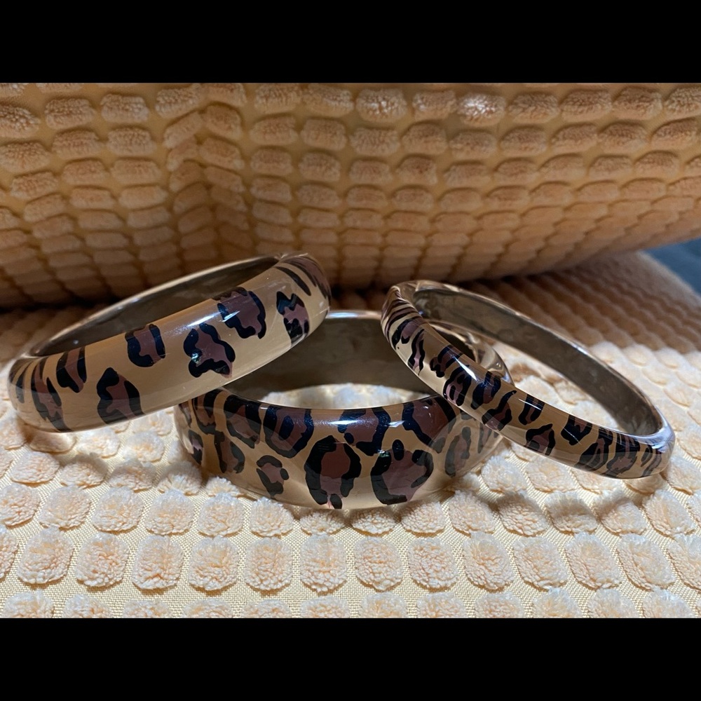 Chunky animal print acrylic bangles set - Picture 2 of 5